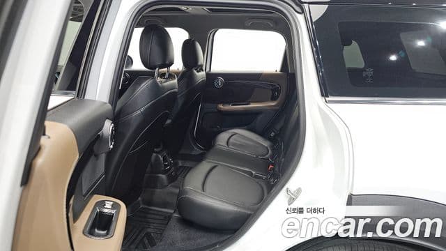Mini Cooper D Countryman 2019 — ფოტო 12/20