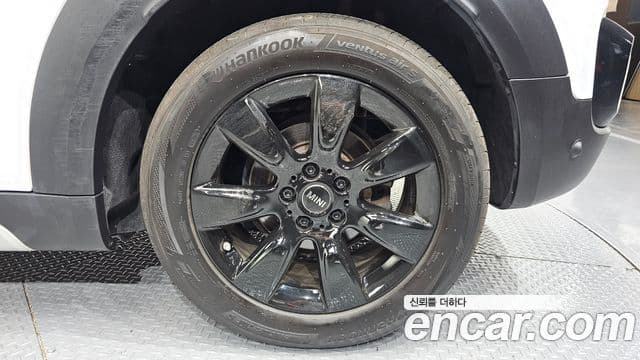 Mini Cooper D Countryman 2019 — Photo 10/30