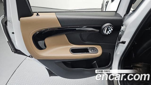 Mini Cooper D Countryman 2019 — Photo 23/30