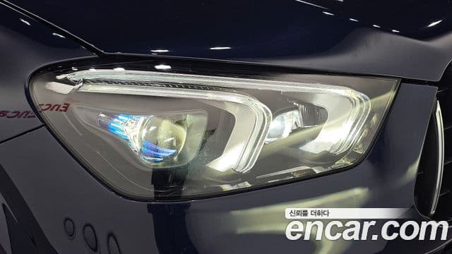 Mercedes-Benz GLE-Class 2021 — Photo 25/37