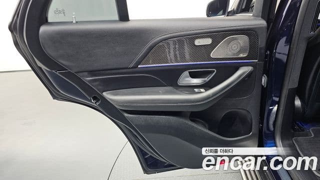 Mercedes-Benz GLE-Class 2021 — Photo 35/37
