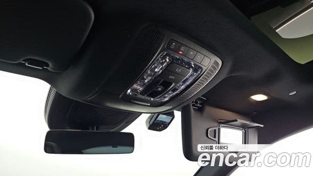 Mercedes-Benz GLE-Class 2021 — Photo 31/37