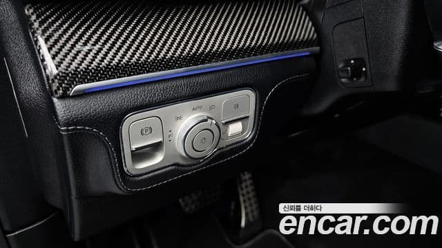 Mercedes-Benz GLE-Class 2021 — Photo 34/37