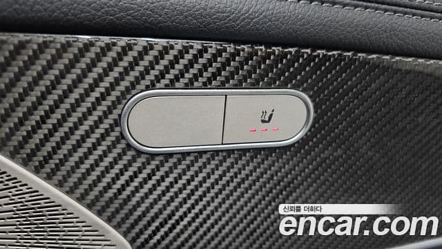 Mercedes-Benz GLE-Class 2021 — Photo 29/37