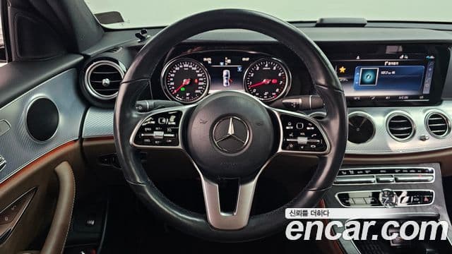 Mercedes-Benz E-Class 2019 — фото 13 из 20