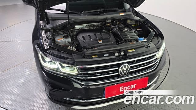 Volkswagen Tiguan 2022 — ფოტო 6/20