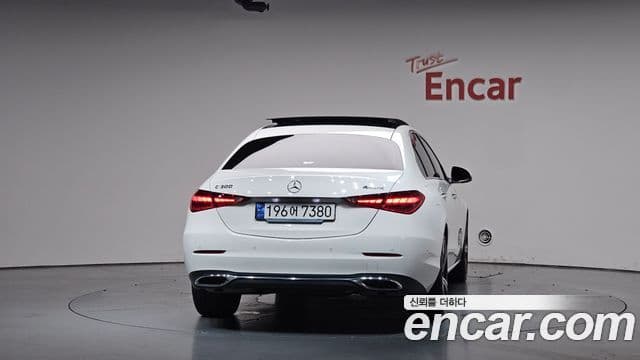 Mercedes-Benz C-Class 2023 — ფოტო 4/20