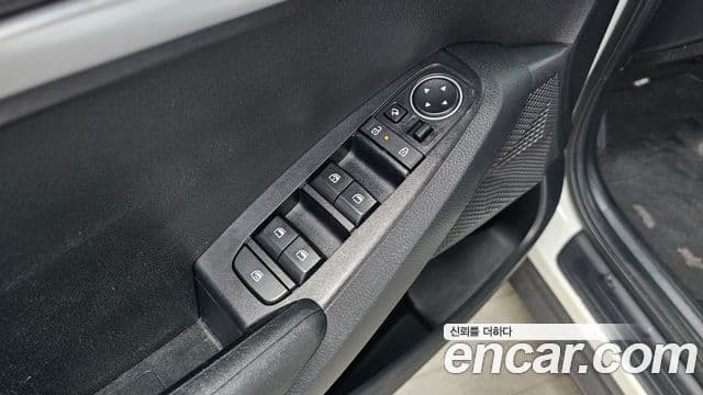 Kia Seltos 2023 — фото 14 из 20