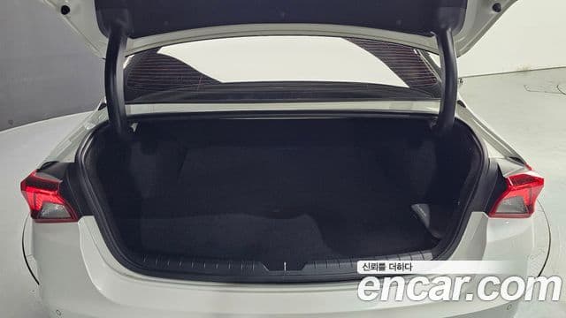Kia K5 2023 — Şəkil 20/20