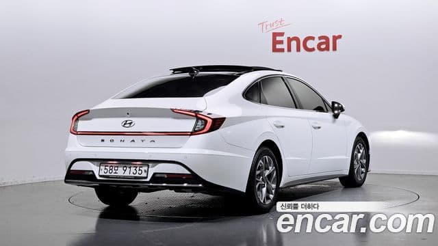 Hyundai Sonata 2019 — ფოტო 2/20