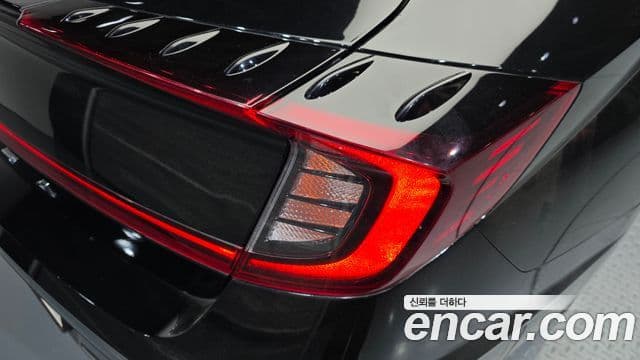 Hyundai Sonata Hybrid 2021 — Şəkil 18/30