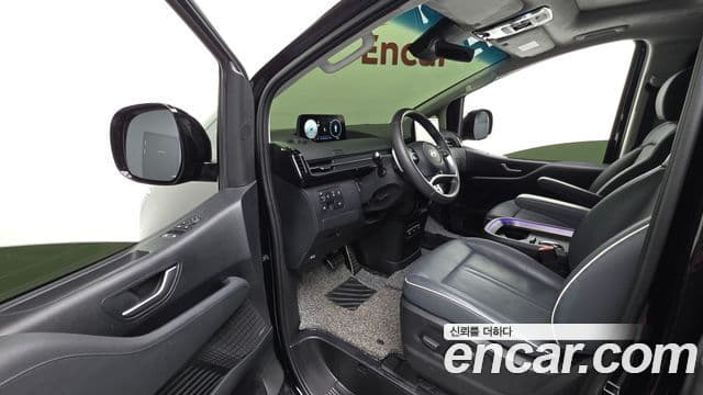 Hyundai Staria 2025 — ფოტო 10/20