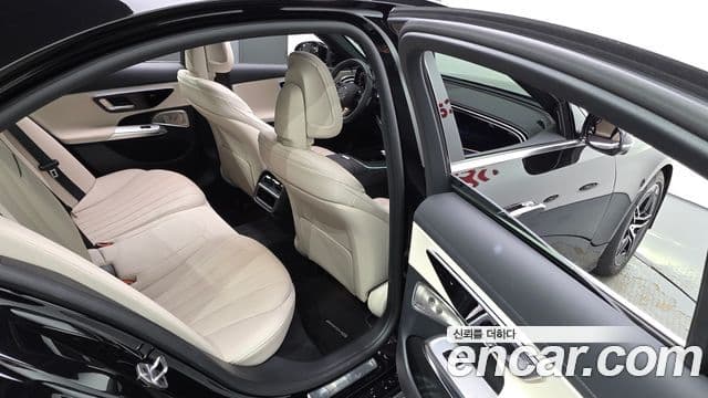 Mercedes-Benz E-Class 2025 — ფოტო 11/20