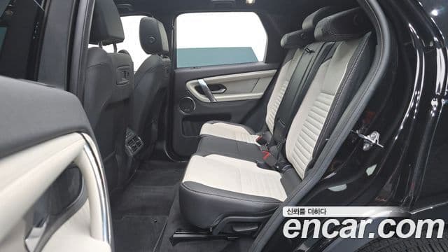 Land Rover Discovery Sport 2025 — фото 12 из 20