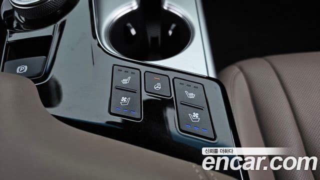Kia K8 2022 — Şəkil 17/20