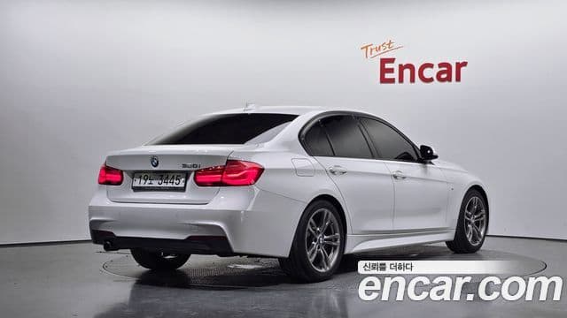BMW 3 Series 2018 — фото 2 из 20