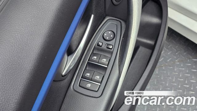 BMW 3 Series 2018 — фото 20 из 20