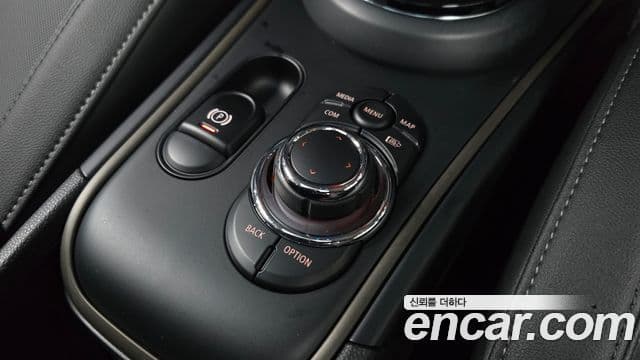 Mini Cooper Countryman 2023 — Фото 18/20