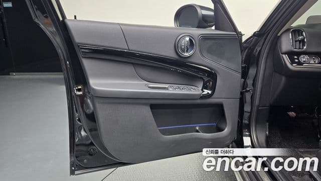 Mini Cooper Countryman 2023 — Photo 17/31