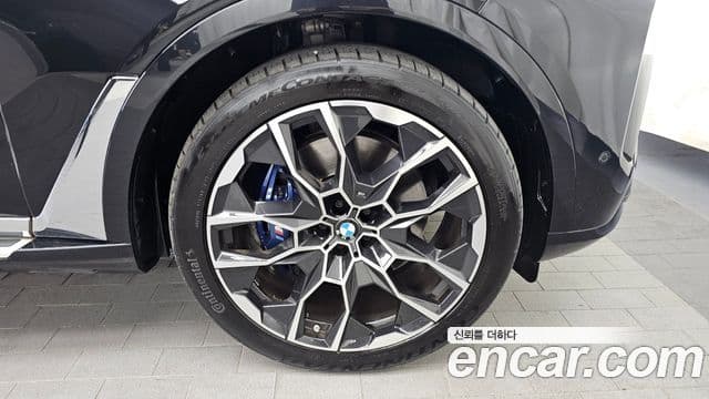 BMW X7 2023 — Photo 27/39