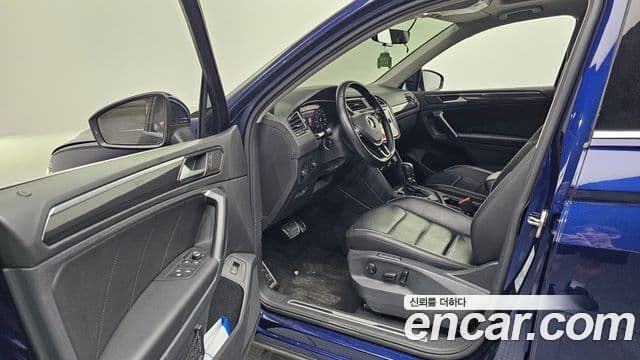 Volkswagen Tiguan 2018 — Şəkil 10/20