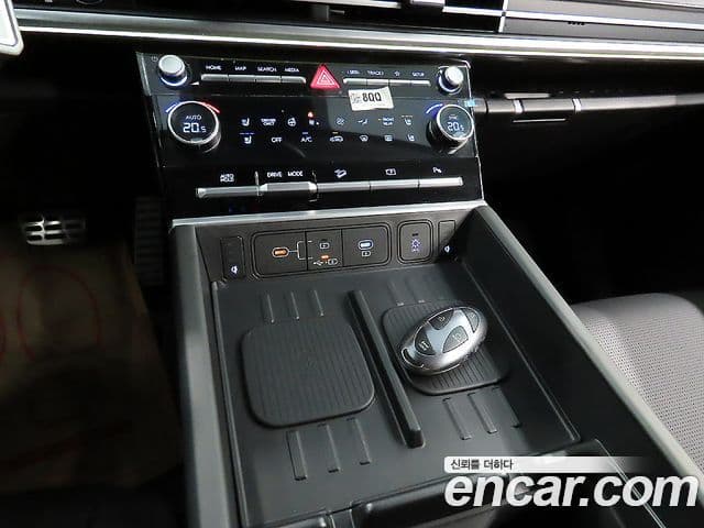 Hyundai Santa Fe 2025 — ფოტო 16/20