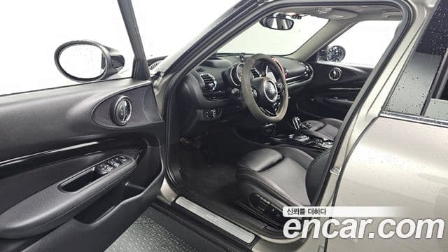 Mini Cooper Clubman 2020 — ფოტო 13/20