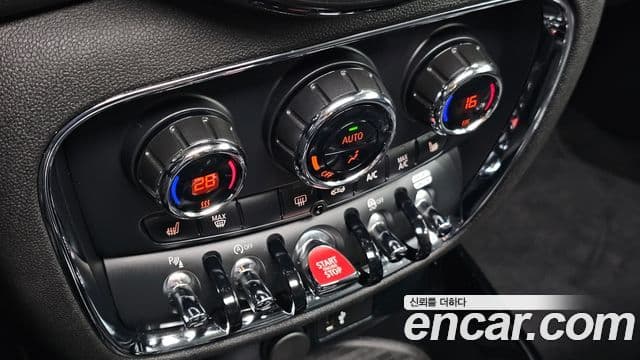 Mini Cooper Clubman 2020 — ფოტო 7/20