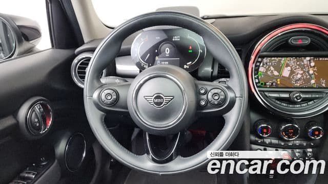 Mini Cooper 2021 — фото 13 из 20
