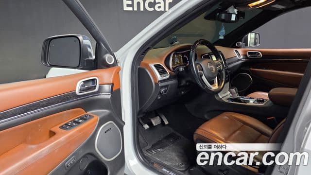 Jeep Grand Cherokee 2020 — фото 9 из 20