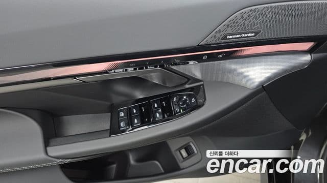 BMW 5 Series 2025 — ფოტო 18/20