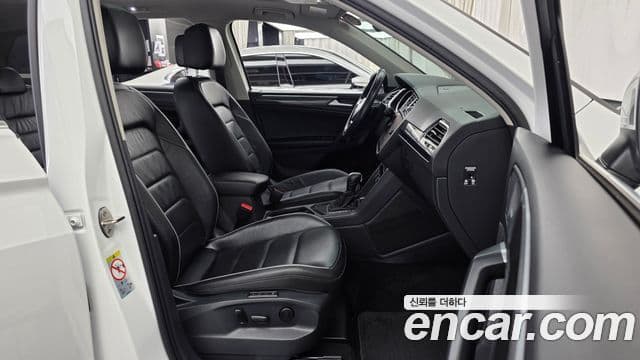 Volkswagen Tiguan 2019 — ფოტო 11/20