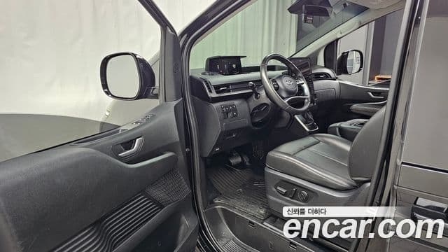 Hyundai Staria 2023 — фото 10 из 20