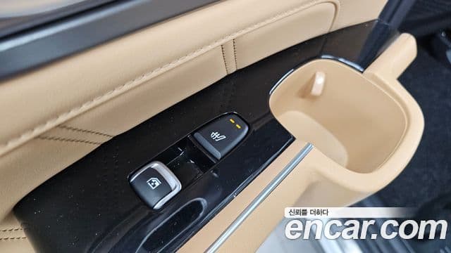 Kia Sorento 2023 — Фото 18/20