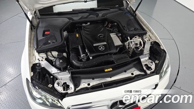 Mercedes-Benz E-Class 2018 — фото 6 из 20