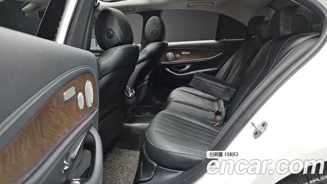 Mercedes-Benz E-Class 2019 — Şəkil 11/20
