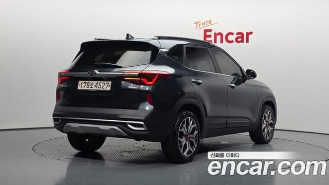 Kia Seltos 2020 — ფოტო 2/20
