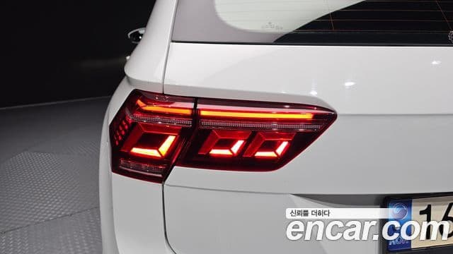 Volkswagen Tiguan 2022 — Photo 11/33