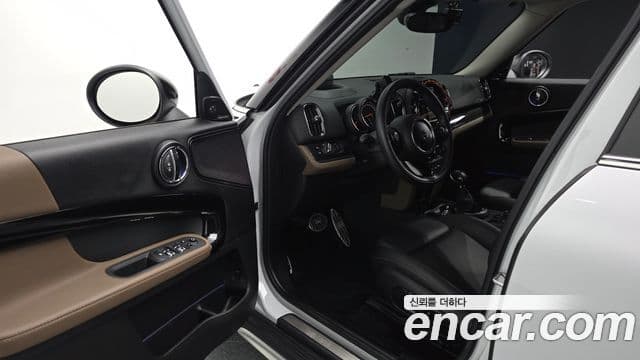 Mini Cooper Countryman 2019 — фото 10 из 20