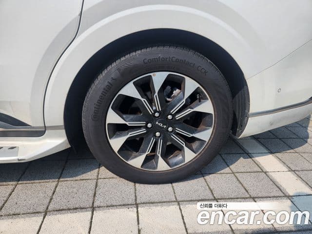 Kia Carnival 2021 — Фото 8/20
