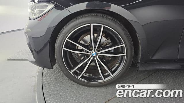 BMW 3 Series 2021 — фото 5 из 20
