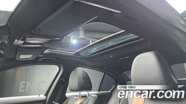 BMW 3 Series 2021 — фото 15 из 20