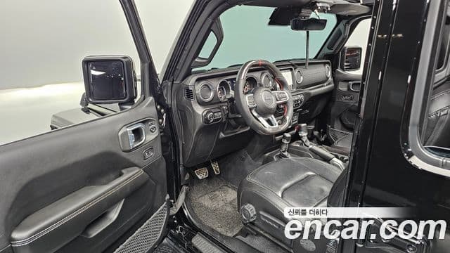 Jeep Wrangler 2021 — фото 10 из 20