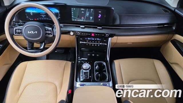 Kia Carnival 2023 — ფოტო 7/20
