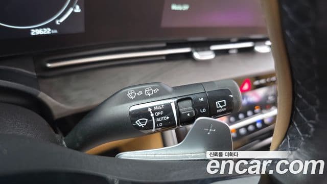 Kia Carnival 2023 — ფოტო 14/20