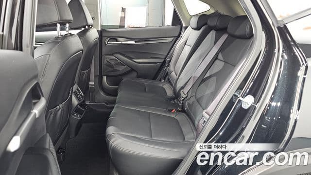 Kia Seltos 2023 — фото 12 из 20