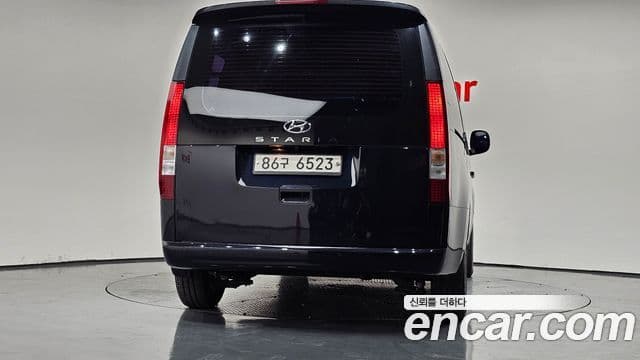 Hyundai Staria 2021 — ფოტო 4/20