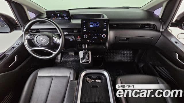 Hyundai Staria 2021 — ფოტო 7/20