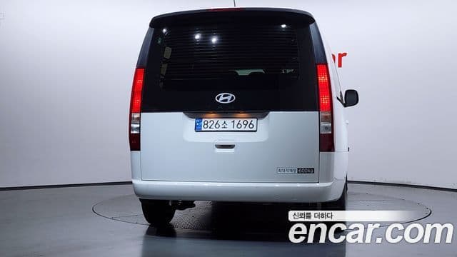 Hyundai Staria 2024 — ფოტო 3/20