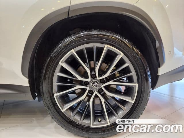 Lexus NX350h 2022 — фото 5 из 15